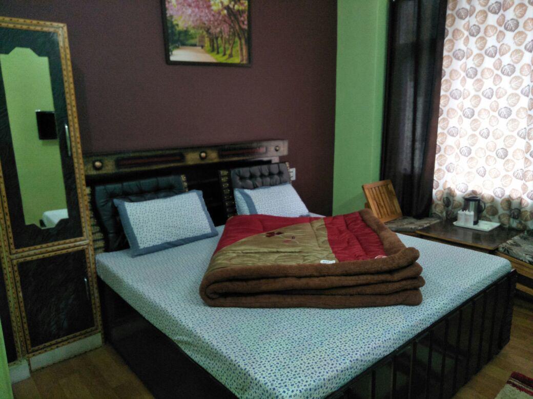 Hotel Mansarovar Banjar ภายนอก รูปภาพ